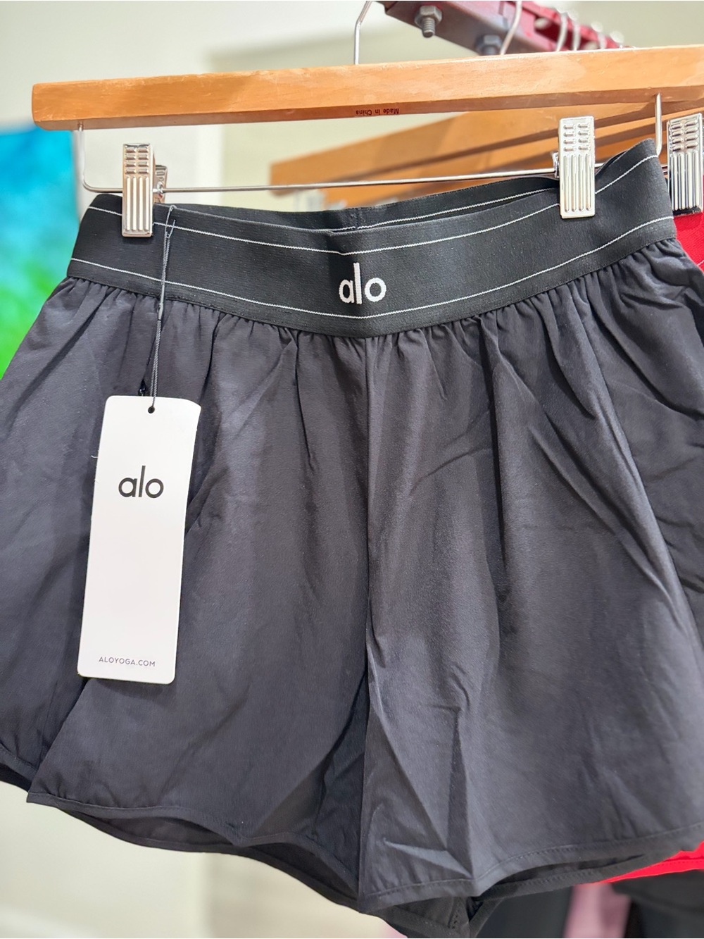 ALO Yoga Black Athletic Shorts - Picture 4 of 4